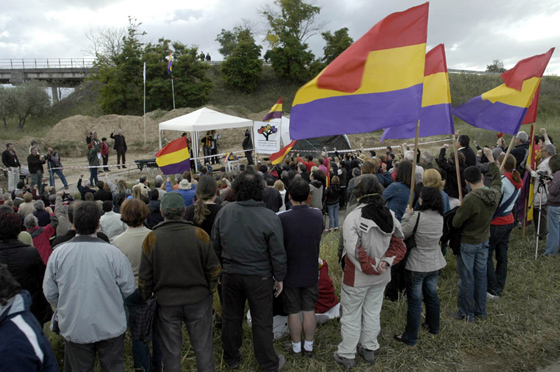 Alcaizo (Toledo): Entierro y homenaje de los antifranquistas asesinados en 1936 y exhumados en 2008