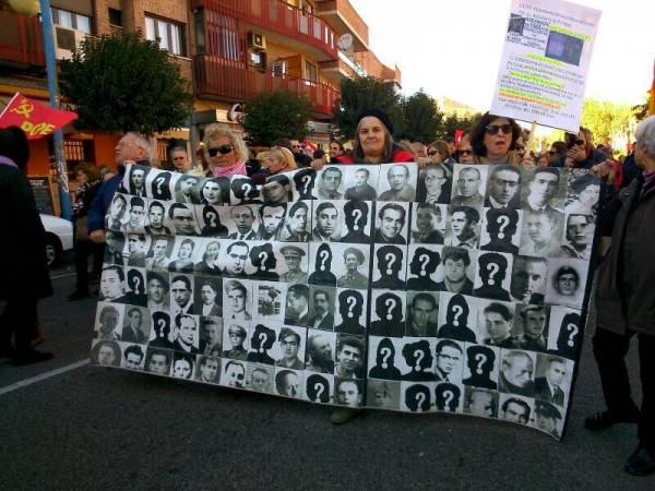 (Galería de Fotos) Una manifestación histórica contra la impunidad de un torturador franquista en Leganés: #CeseComisarioReglero
