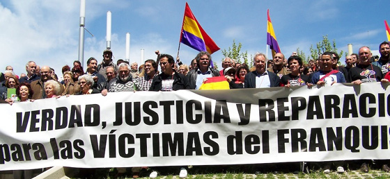 Las víctimas de los crímenes franquistas cierran filas contra la impunidad